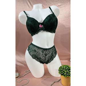 Ecem Yildiz 3500 Dantelli Silikonlu DolguluSütyen Takım 75-90 - Z.Yeşili - 75-80-85-90 - 33291-Z.Yeşili-75-80-85-90